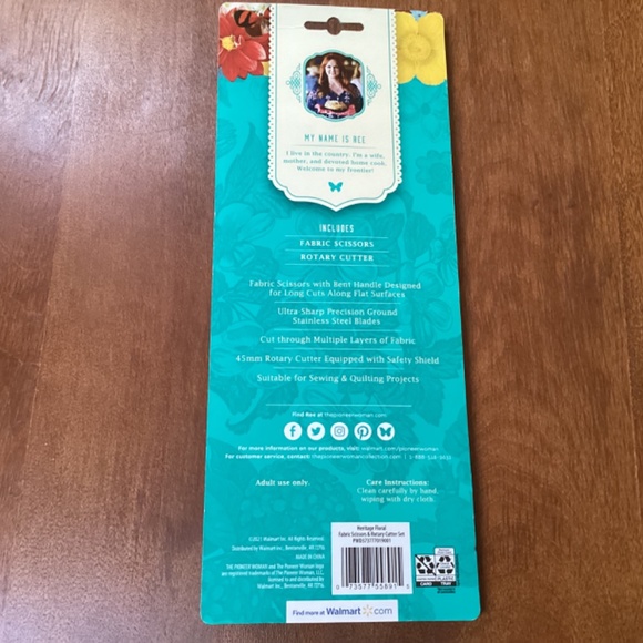 The Pioneer Woman Matte Fabric Scissors and Cutter Set - Picture 4 of 7